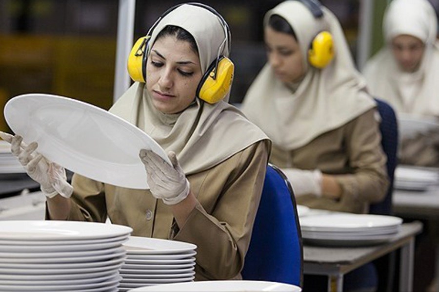 غلامرضا ایمانی بنیان گذار کارخانجات چینی مقصود - تولید آفرینان 