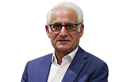 احمد صادقیان بنیانگذار شرکت تولیدی تک ماکارون و فرش خاطره کویر یزد - تولید آفرینان 